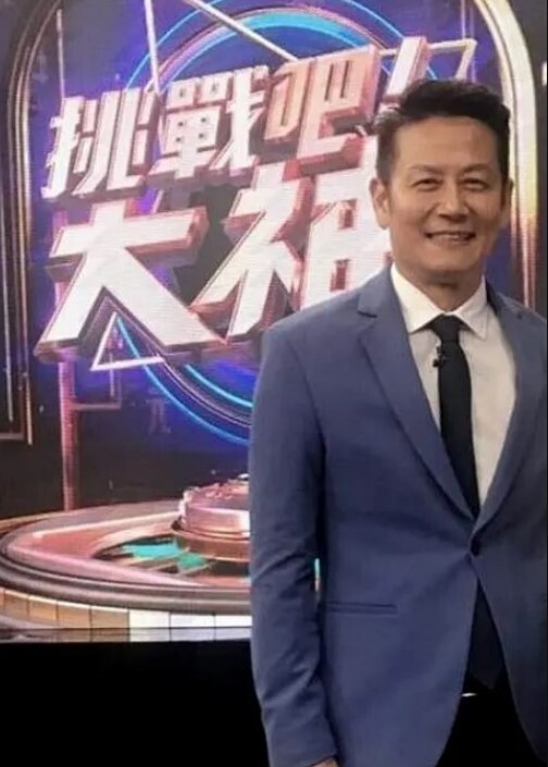 舞蹈系校花胸大屁股有弹性浴室用自来水玩冰火两重天真是爽透了 - 痴汉电车