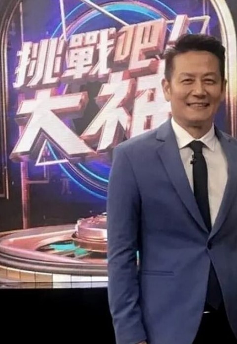 湖北大学梁玉莉被包养调教无套啪啪白嫩大学生超害羞反差对比值得一撸 - 痴汉电车
